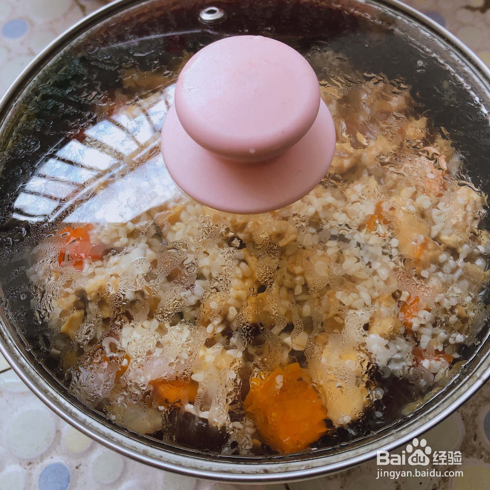 蔬果美食-令人惊喜的南瓜鸡肉焖饭的做?