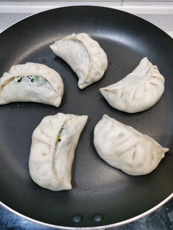 又见韭菜鸡蛋水煎包