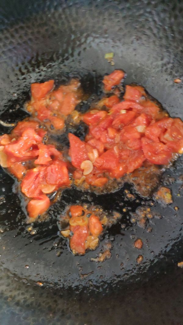 西红柿烩金针菇豆皮