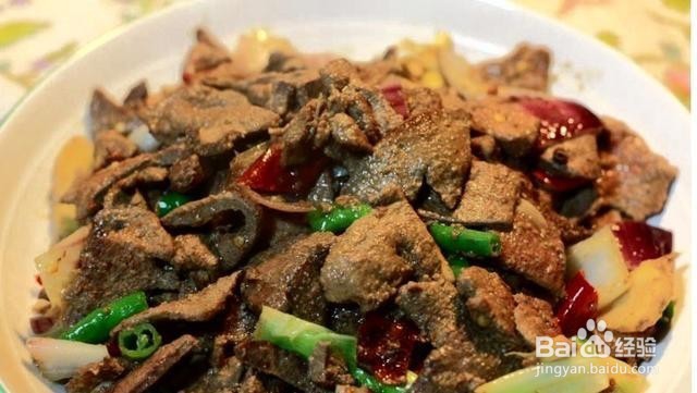 炒猪肝时，先腌制还是先焯水？