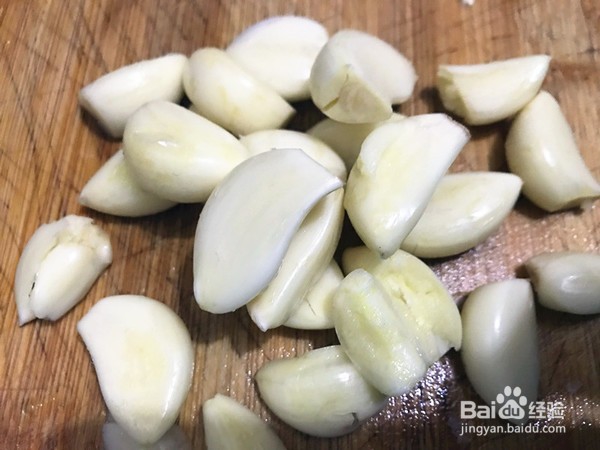 家常蒜香豆芽肥牛锅的做法