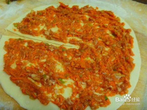 【简单制作的花样饼大全】多层牛肉胡萝卜馅饼