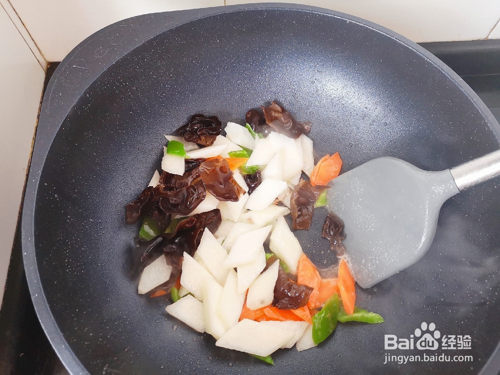 山药炒肉片的步骤