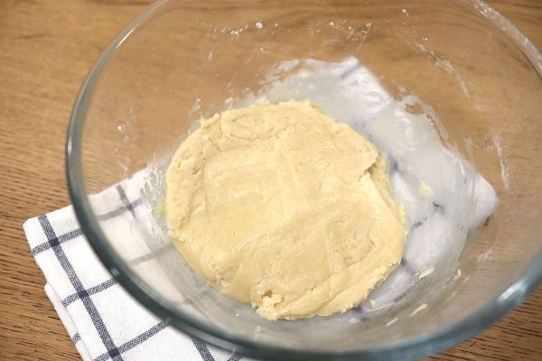 莲蓉咸蛋黄月饼