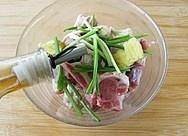 橙香排骨的做法