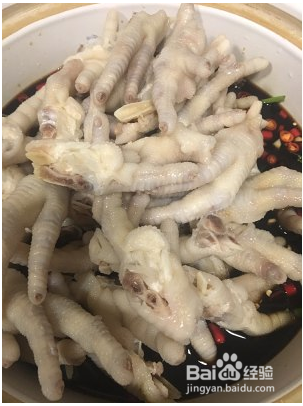 鸡脚还是酸辣的好吃