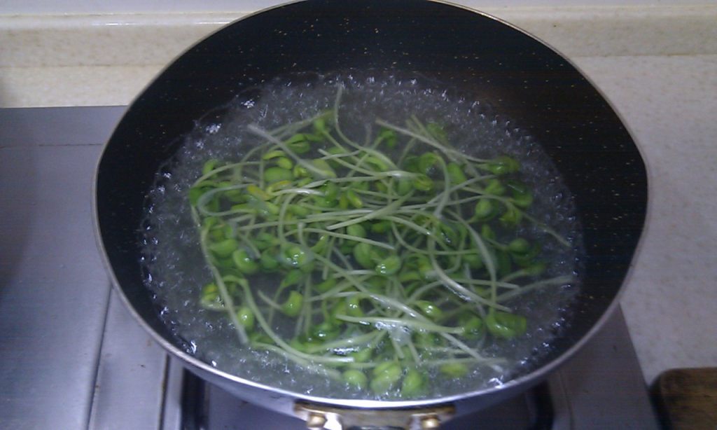 黑豆芽猪肚炒五花肉的做法，不会的快学学