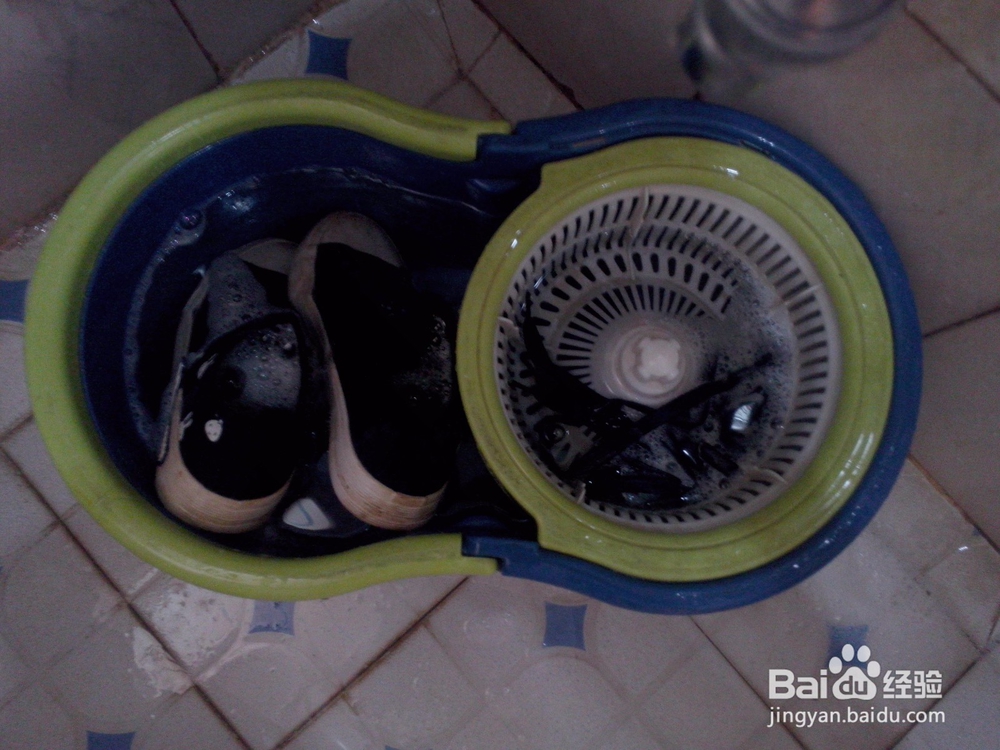 如何把帆布鞋洗的很干净