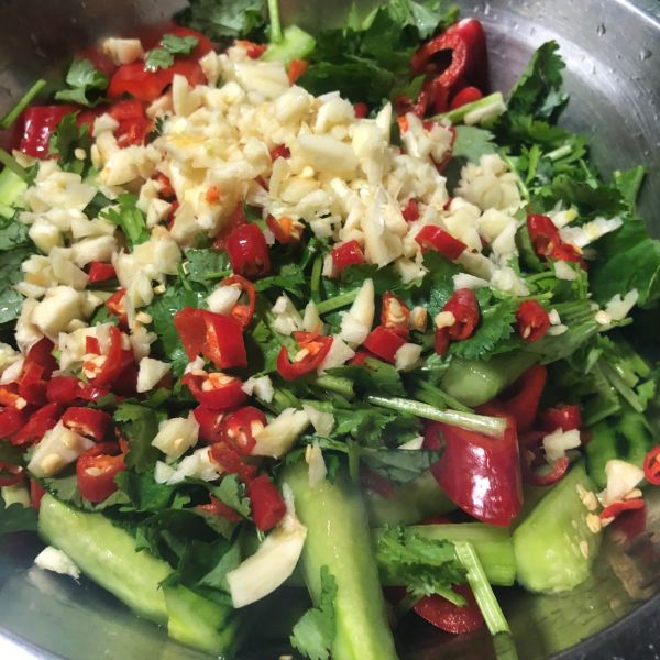 爽口拌红椒青瓜