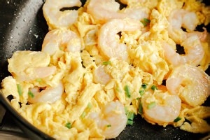 虾仁炒鸡蛋怎么做