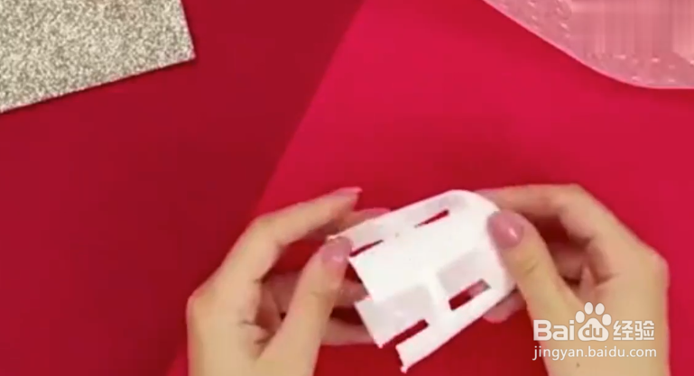 如何给芭比娃娃做家具