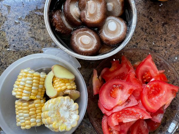 番茄排骨玉米汤