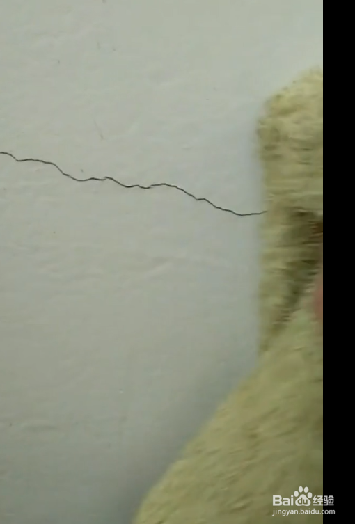 墙壁出现裂痕怎么消除？