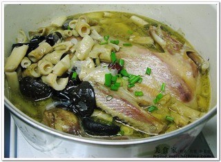 宫牛火锅亲自教你笋丝老鸭煲的家常做法