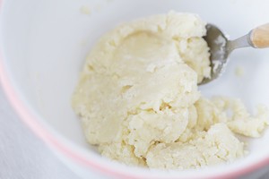 蜂蜜炼乳小饼干怎么做?家常小零食