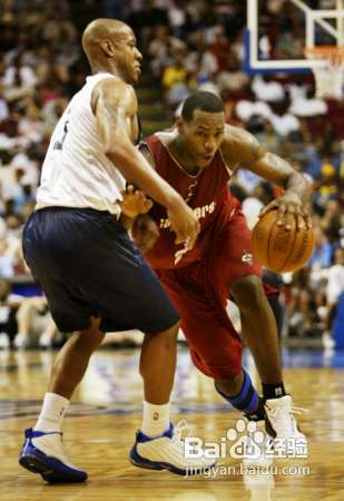 篮球如何突破过人