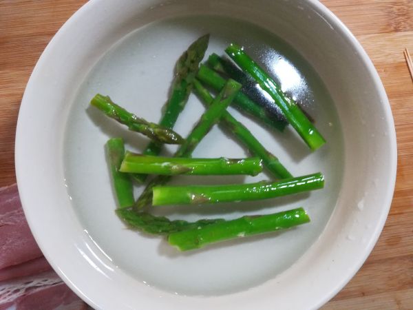 香煎培根芦笋卷