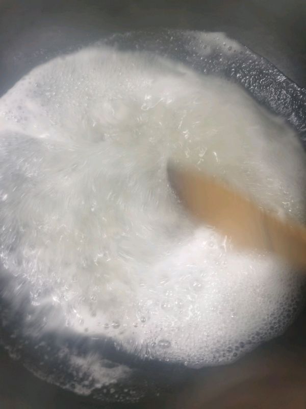 红枣牛奶百合银耳汤