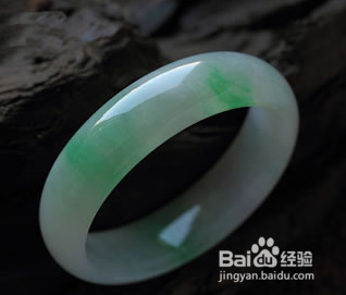 冰糯种翡翠手镯价格