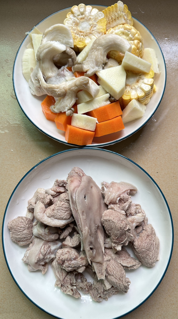 老祖宗相传食疗药膳玉米煲鸭