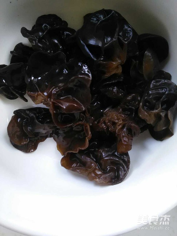 鸡蛋炒木耳的做法