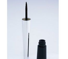 画眼线有哪些技巧 教你怎么画才不晕妆