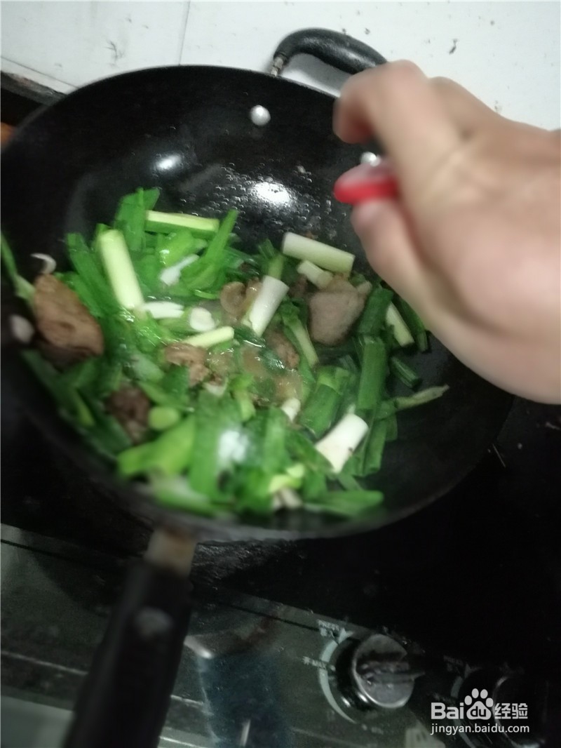 大蒜苗炒猪腿肉