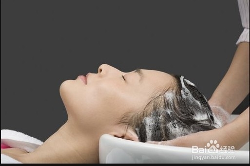 教你搞定油腻腻的头发