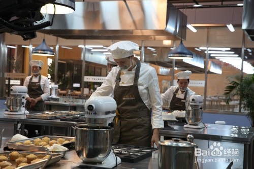 成都厨师学校学费是多少钱