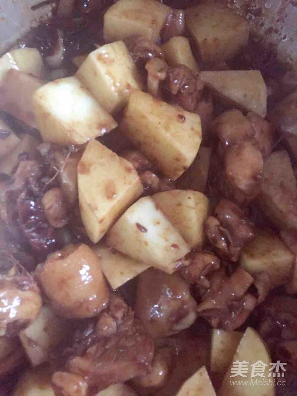 土豆烧鸡块的做法