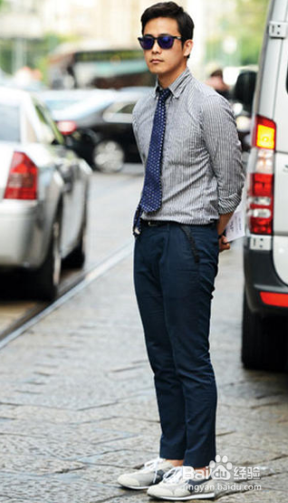 用不同的衣服来匹配你的运动鞋