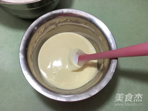 拉花轻乳酪蛋糕