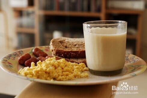 牛奶可以随意喝吗?——喝法不对使营养价值受损