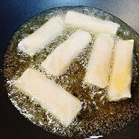 如何制作美味的鲜虾芝士春卷