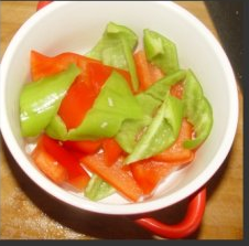 巧花心思让孩子爱上豆腐皮——彩椒炒豆腐皮结