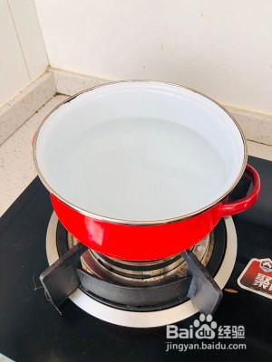 超级好吃的家常菜火腿炖白菜烹饪方法