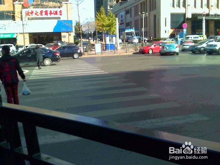 繁华道路上怎样安全出行