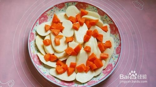 美味鸡肉蒸芋头