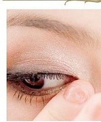 怎样打造时尚干练的百搭职业妆