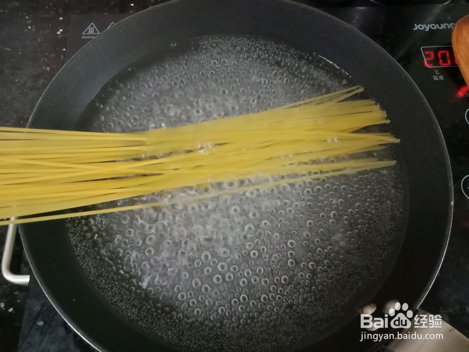 如何制作一份虾仁意面？