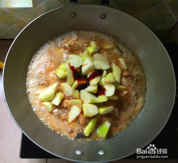 水笋烧鸡翅根的做法