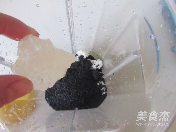 首乌黑芝麻糊