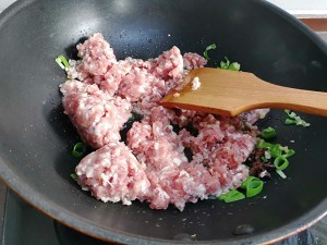 猪肉炸酱的做法