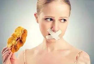 做了纯钛烤瓷牙后护理可以延长使用寿命