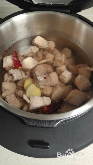马桶盖--清汤萝卜牛腩