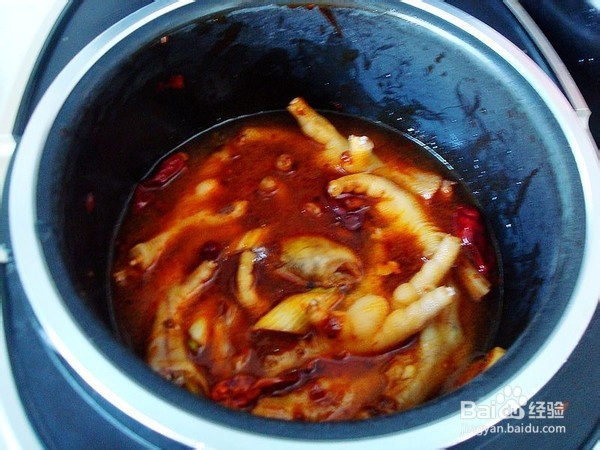 电饭煲焖鸡爪的做法