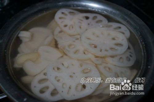 香辣入味干锅藕片的做法