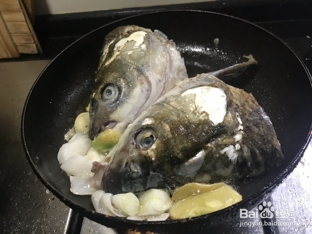 简易的鱼头豆腐汤