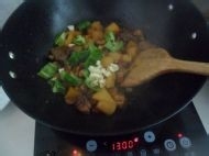 清香辣味土豆烧鸡块的做法