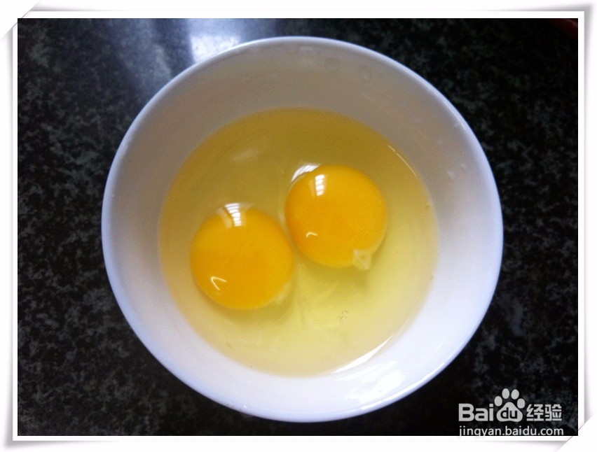 青椒鸡蛋炒饭配番茄酱的吃法